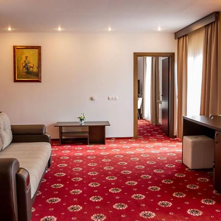 Hotel La Dolce Vita Zarnesti Phòng bức ảnh