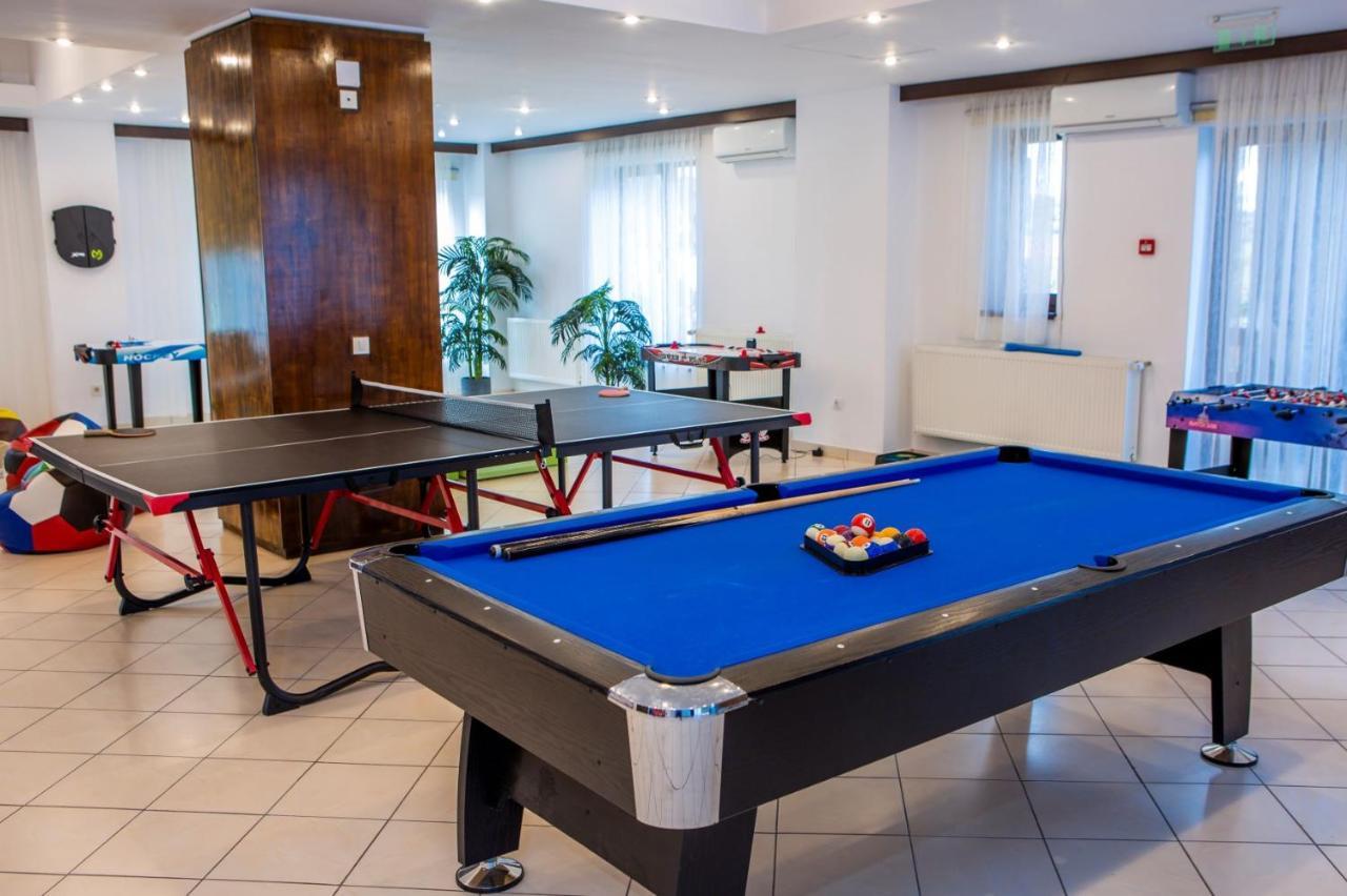 Hotel La Dolce Vita Zarnesti Ngoại thất bức ảnh