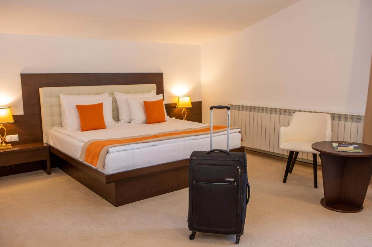 Hotel La Dolce Vita Zarnesti Phòng bức ảnh