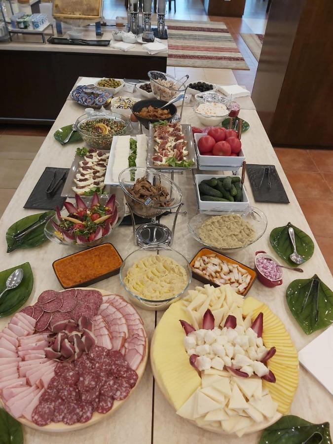 Hotel La Dolce Vita Zarnesti Ngoại thất bức ảnh