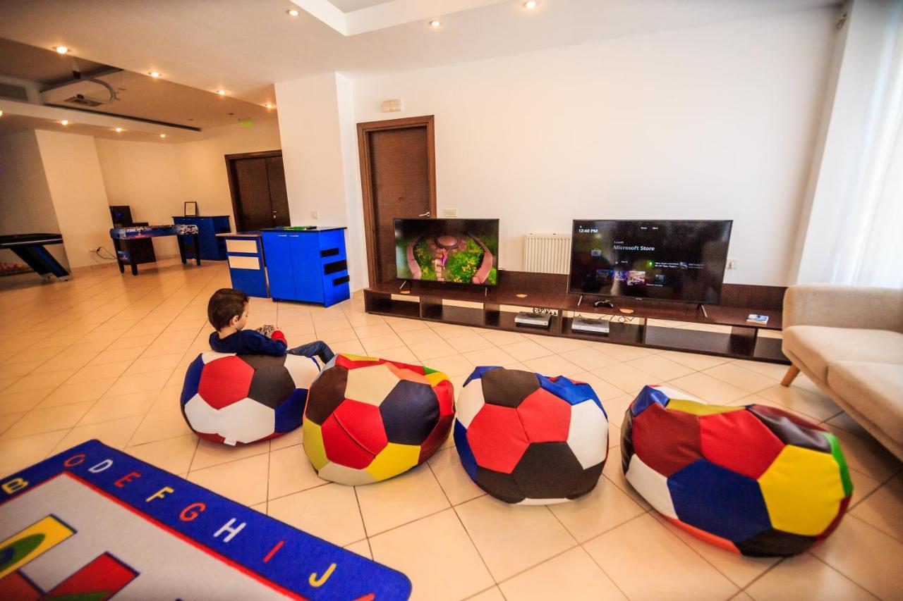 Hotel La Dolce Vita Zarnesti Ngoại thất bức ảnh